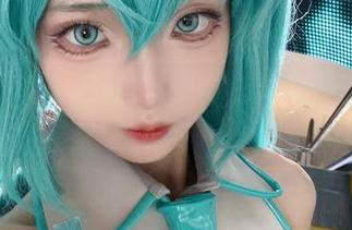 写真图集中黑色的叛逆，狐玖玖胆子真大呀！