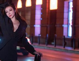 秀人网 – 抱歉，我从Angela喜欢猫的吊带作品里拔不出身，这福利太有毒了！