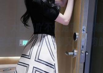 秀人网 – 大白兔吖不仅是甜蜜欺骗，还有镂空全套写真，想吃却又怕长肉的那种