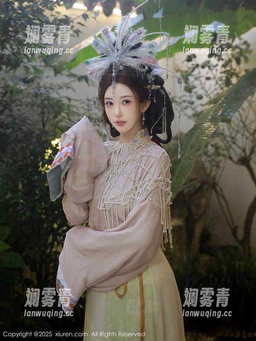 秀人网 - 杨玉奴这次圣诞写真更新，不小心成为了节日焦点！