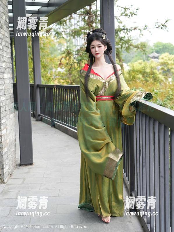 秀人网 - 高清照片里的白甜，怎么能把‘少女’演绎得如此到位？