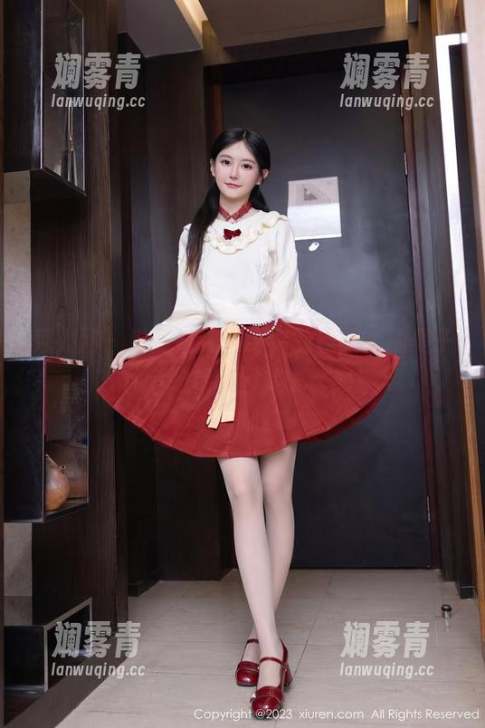 秀人网 - 没见过这么好看的校服，糯美子Mini的福利图集太诱惑！