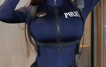 秀人网 – 当糯美子mini遇上护士服，效果就是放飞自我！原图给打工仔，图集当然是乐趣无穷！