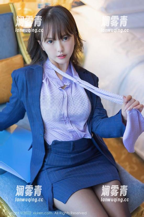 秀人网 - 陈小花海边写真免费放送——为啥海浪总是在我腿边打转？
