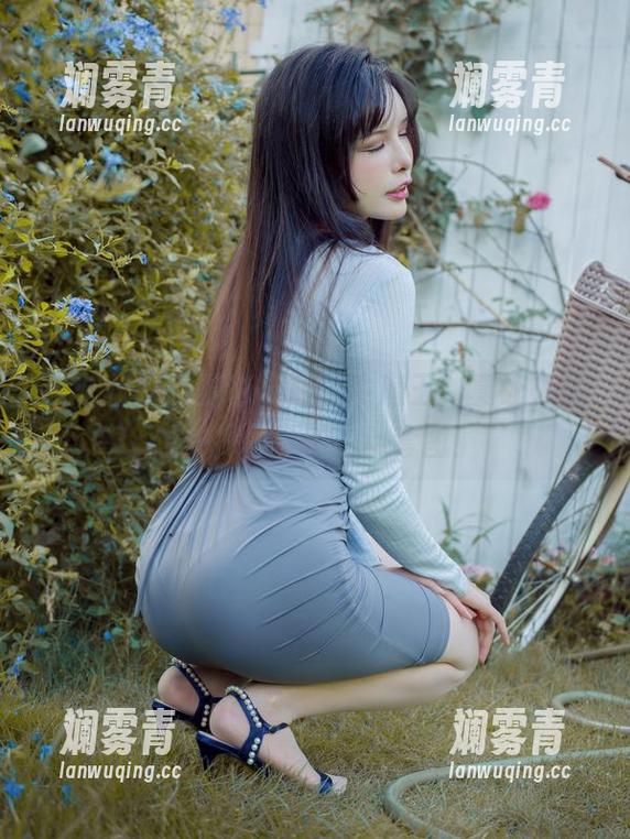 秋和柯基 哇,秋和柯基也能驾驭牛魔王,真让人很想一探究竟的cos套图!