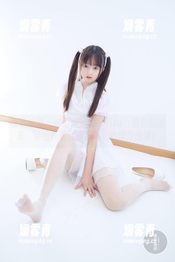 稚乖画册 - 高画质里的Lolita：夜夜的图集，滑出界限就像我最近的流行趋势！
