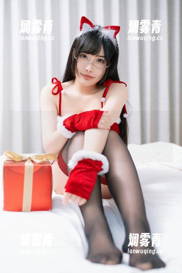 “下载糖果果Candy的室内ol图包，工作也能变得像吃糖一样甜”，不要怪我，这可不是我说的哦！