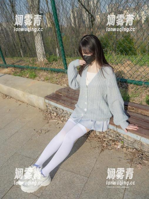 紧急企划 - 看！林书辞无圣光眼镜写真，眼睛里突然多了个故事。