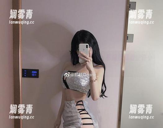 微密圈 - 脸红Dearie的豹纹女友，私房里藏着些许小心思