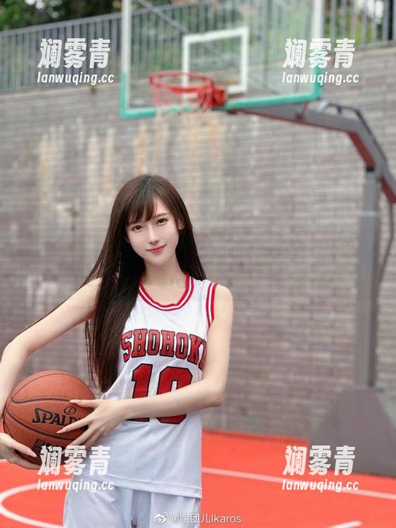 想在教室里留下点什么？腐团儿Ikaros的高清下载等你来抢！