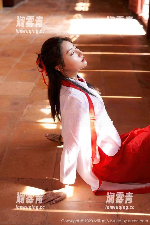 蜜桃社 - 免费美图！李梦婷的泳衣，赞到不行