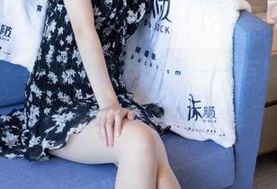 袜啵啵 – 小安的板鞋写真——与地板赛跑，看谁先累趴下！