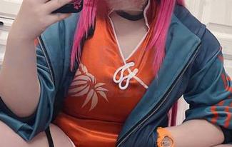 白衬衫让人遐想，贝贝琪Becky说她只想做高清壁纸。
