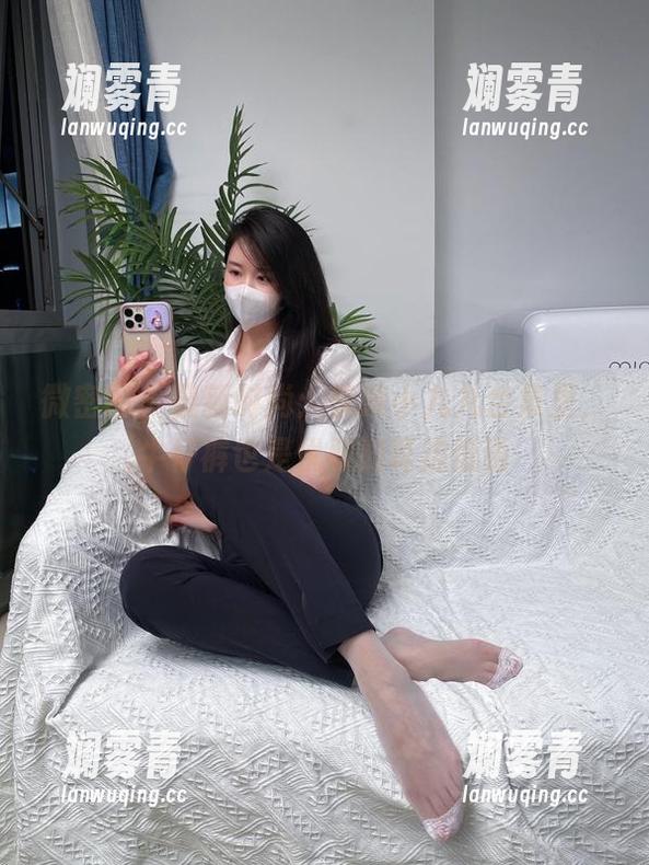 微密圈 - 最新时尚：软妹小九九合集里，牛仔裤也是优雅的耳边低语