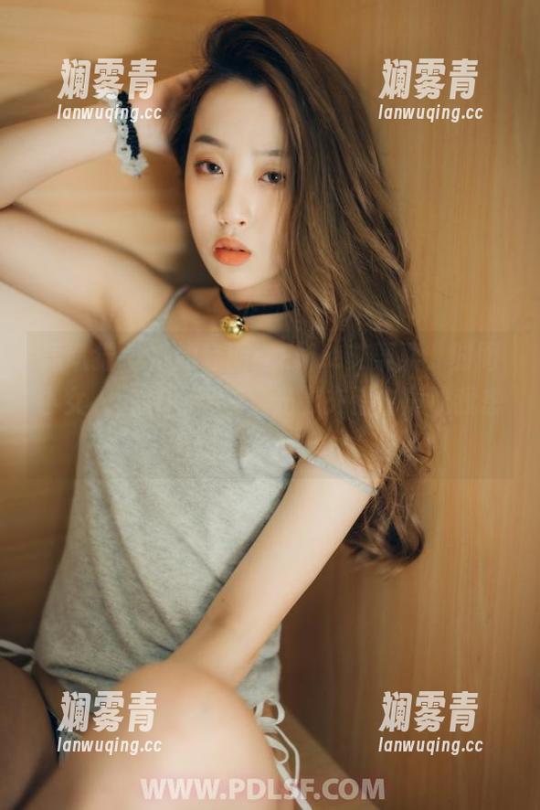 轰趴猫 - 她的套图：Ellie艾栗栗，时而小女人，时而叛逆，光影交错中竟让我想到那么多……
