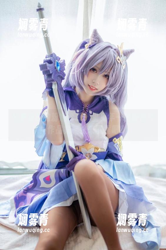 从未见过的粉嫩诱惑！里见年一的粉色女仆作品集，快来下载吧！