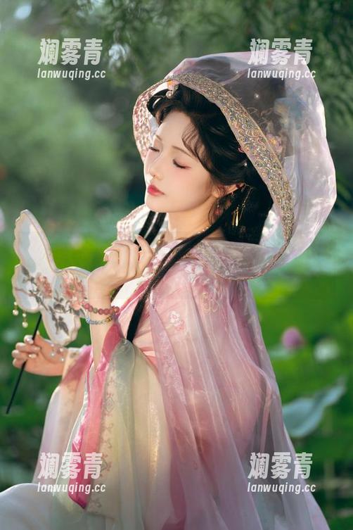 精选图集：看雯妹不讲道理穿着天城旗袍，根本没法抵挡