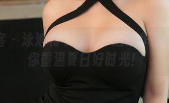 青豆客 – 泳池和可蕊娜：这组作品套图让你重温夏日好时光！