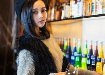 青豆客 – 艾小青穿着的连衣裙，疯狂抛弃圣光的图片你敢点吗？