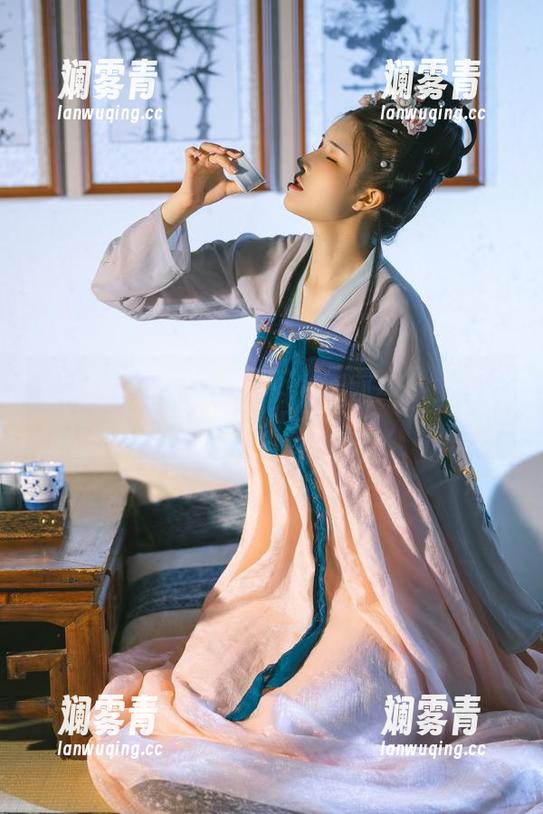 鹿八岁baby！这套选美足的套图，谁能不多看几眼？
