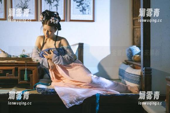 每一张都是小鹿假日的缩影，鹿八岁baby全套图集等你来解析。