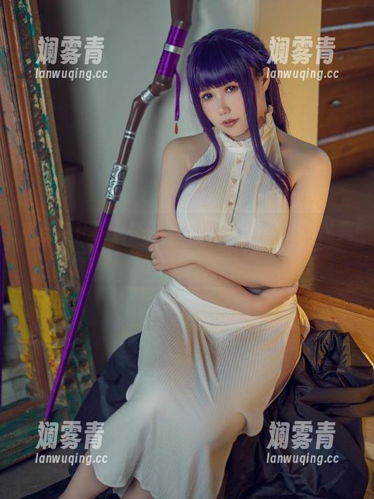 麻花麻花酱在线图集发布，NIKKE圣诞露菲等你来撩，愿意赔本让你见识！